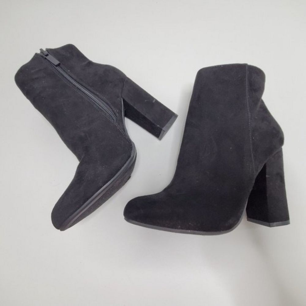 Bamboo‎ Namaste Boots 8 38 Block Heel High Faux Sue